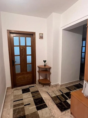 Inchiriez Apartament 3 camere decomandat - imagine 3