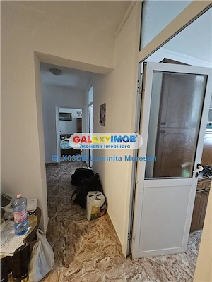Vanzare apartament 3 camere decomandat Targoviste Central - imagine 8