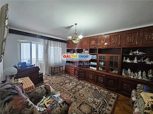 Vanzare apartament 3 camere decomandat Targoviste Central - imagine 3