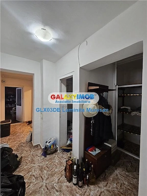 Vanzare apartament 3 camere decomandat Targoviste Central - imagine 16