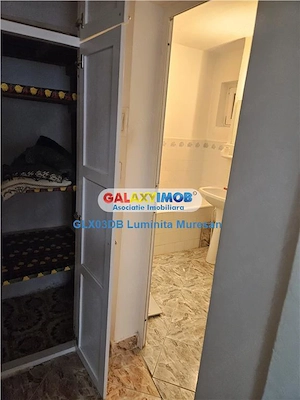Vanzare apartament 3 camere decomandat Targoviste Central - imagine 17