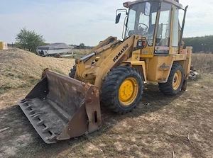 Vand sau schimb buldoexcavator Komatsu WB 98 A