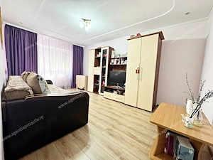 Apartament cu 2 camere dec., situat la parter, în cartierul Micro 21. - imagine 2