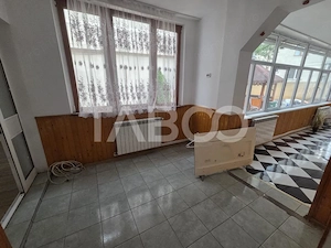Casa 4 camere de vanzare zona Negoiu singur in curte - imagine 9