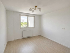 2 camere | Ion Mihalache | Etaj 6 7 | Renovat integral | Centrală proprie | Balcon 11 mp - imagine 2