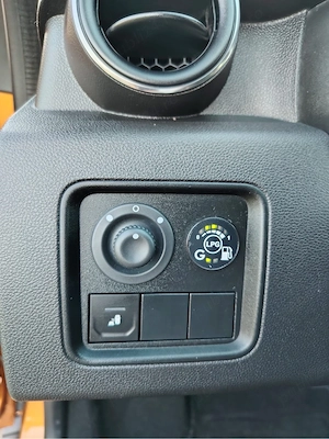Dacia Duster Prestige 2WD 1.6 i Benzina +Gpl  115 CP ,2019 - imagine 9