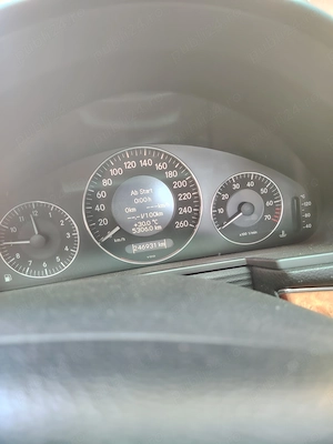  Mercedes-Benz E200 Kompressor (184 CP) – Elegance – Automat – 246.000 kmDescriere:Vând Mercedes-Ben - imagine 2