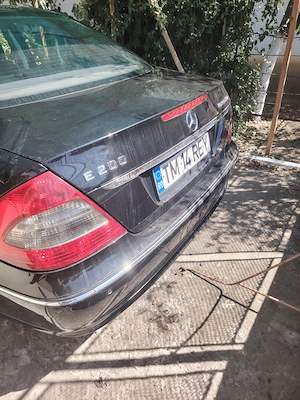  Mercedes-Benz E200 Kompressor (184 CP) – Elegance – Automat – 246.000 kmDescriere:Vând Mercedes-Ben - imagine 5