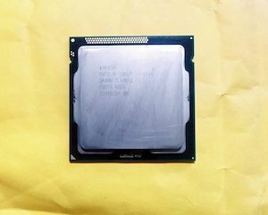 Vând procesor i7 2600 soclu 1055