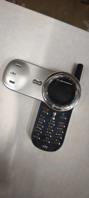 Motorola v70 - imagine 4