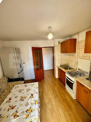 Apartament cu 2 camere, decomandat, cu două balcoane, loc de parcare în zonă - imagine 7