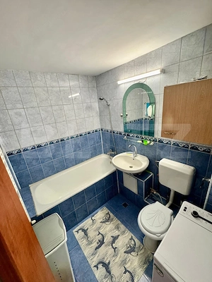 Apartament cu 2 camere, decomandat, cu două balcoane, loc de parcare în zonă - imagine 4