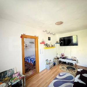 Apartament 2 camere semidecomandat zona Valea Roșie 
