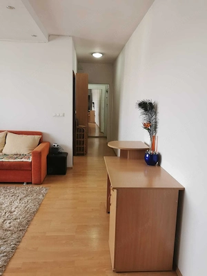 De vanzare apartament 3 camere in zona Girocului - imagine 2