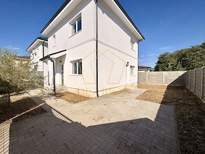 Duplex cu 4 camere, despărțit prin camera tehnica | Mosnita Noua