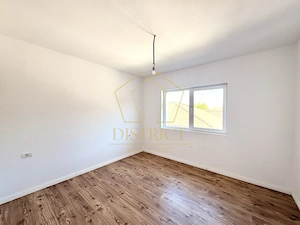 Duplex cu 4 camere, despărțit prin camera tehnica | Mosnita Noua - imagine 12