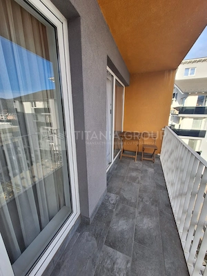 Apartament 3 camere,2 bai+parcare, lux Rasnov - imagine 14