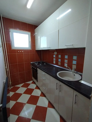 Particular închiriez apartament 2 camere metrou 1 Decembrie  - imagine 5