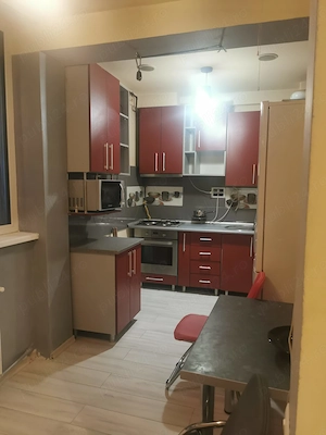Vand apartament 2 camere decomandate, ultracentral - imagine 3