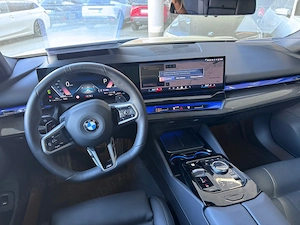 BMW Seria 5 Sedan 2025 (Generația G60) - Pachet M Sport  - imagine 3