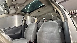 Toyota Yaris 1.0 VVT-i 68 CP | 178.000 km | AC | Trapă | Stare foarte bună - imagine 5