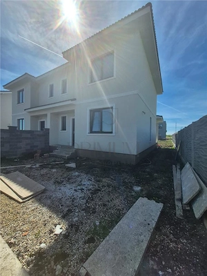 Duplex in spate la Kaufland - 3 dormitoare - bucatarie inchisa - debara - spatii generoase