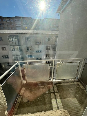 🏡 Apartament 2 camere, etaj 4/4, mobilat și utilat – bloc din cărămidă, 1984 - imagine 9