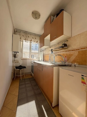 🏡 Apartament 2 camere, etaj 4/4, mobilat și utilat – bloc din cărămidă, 1984 - imagine 7
