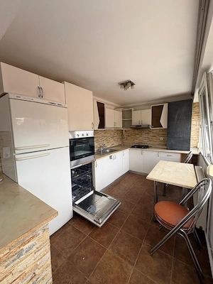 Apartament 3 camere, 83 mp utili + terasă 33 mp | Curte privată & parcare - imagine 3
