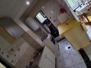 Închiriez apartament pe strada Trandafirilor nr 2 scara 2 bloc i2 1000 de lei pe lună informații la  - imagine 3