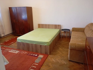 Închiriez avantajos apartament în Andrei Mureșanu  - imagine 18