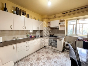 Apartament 4 camere, decomandat, 95mp, etaj 1, zona Turist, Sagului