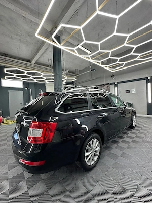 Skoda Octavia Combi 1.6 TDI DSG 110 CP   Xenon   Canton   Navi   Încălzire scaune   2017 - imagine 2
