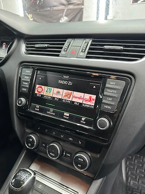 Skoda Octavia Combi 1.6 TDI DSG 110 CP   Xenon   Canton   Navi   Încălzire scaune   2017 - imagine 4