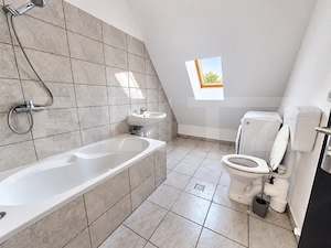 Apartament 41 mp 7 Noiembrie, Parcare în curte - imagine 3