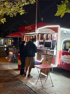 Vand afacere la cheie, food truk