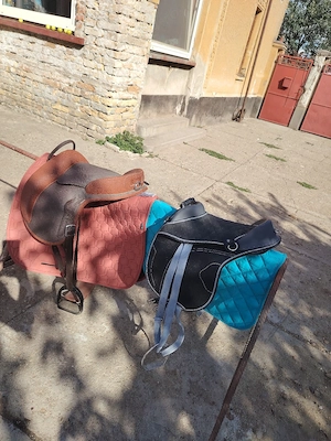 Vand două șei pentru ponei si un ham  - imagine 3