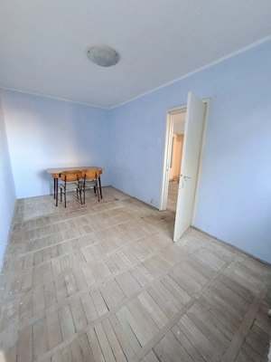 Vand apartament 3 camere, liber, etaj 3, Constanta, cartier Km 4-5  - imagine 2