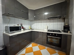 Apartament 3 camere de închiriat | Decomandat | Bd. Uverturii | 10 min de metrou | Parcare - imagine 2