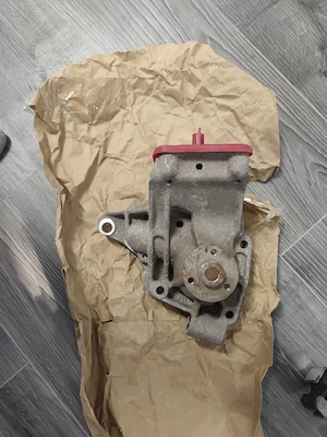 pompa apa Opel Movano Master II 2.5 2.8 Dti original nou