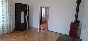 Casa de vînzare.