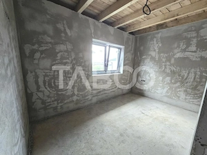 Casa tip duplex de vanzare 125 mpu predare la alb in Selimbar Sibiu - imagine 6