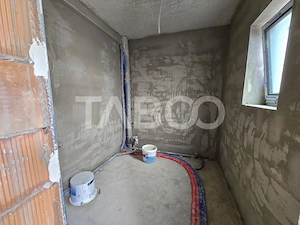 Casa tip duplex de vanzare 125 mpu predare la alb in Selimbar Sibiu - imagine 11