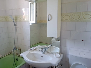 Închiriez apartament 3 camere - imagine 6