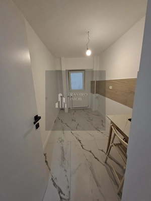 Garsoniera decomandata,  Metrou Aparatorii Patriei, et.1, renovata - imagine 5