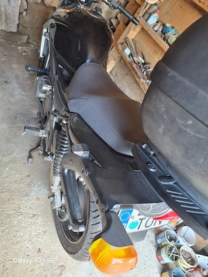 Kavasaki  Motocicleta  - imagine 2