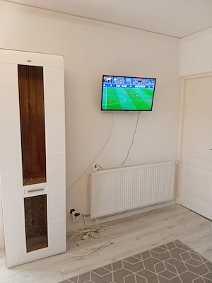 Apartament la curte zona rezidentială Aeroportului Caransebeș - imagine 9