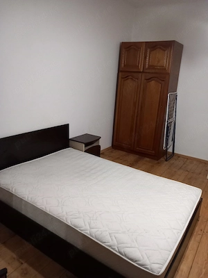închiriez apartament cu două camere 