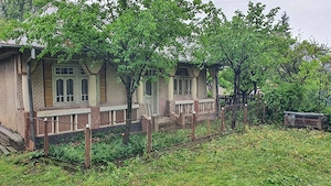 Casă bătrânească de vanzare în Ruginești, județul Vrancea   teren intravilan 2.312 mp - imagine 3