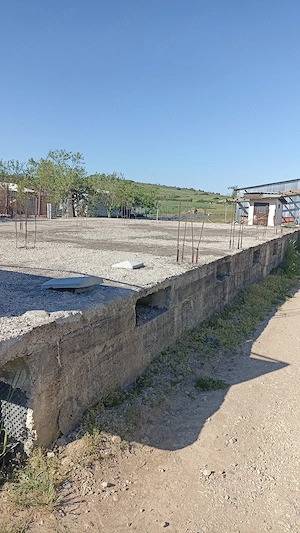 Teren cu fundatie, pivnita si autorizatie de construire   Petrani, Pocola - imagine 3